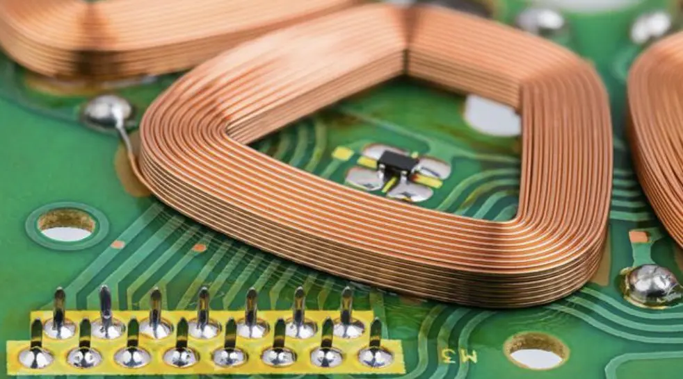 Kial Estas la Elektromagneta Drato Rulanta Muelejo Esenca por Moderna Drata Produktado?