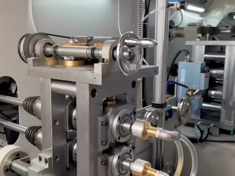 Kiel fari ĉiutagan prizorgadon de PV Ribbon Rolling Mills